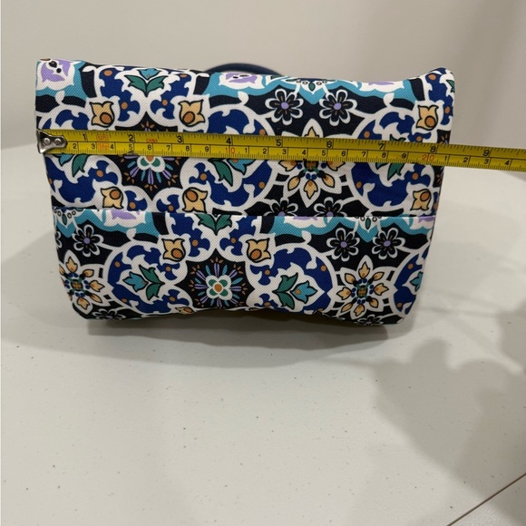 Vera Bradley Set Cooler Lunch Bag Lisbon Medallion Cool + Charm for AirPods - Picture 5 of 7